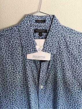 Banana Republic Men's Light Blue Shirt with Navy Floral Print